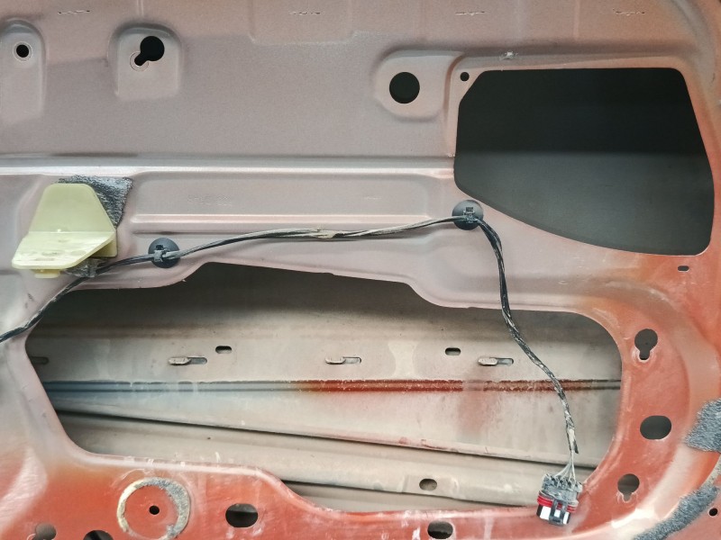 Recambio de puerta delantera derecha para renault twingo ii (cn0_) 1.2 16v (cn04, cn0a, cn0b) referencia OEM IAM 801008682R  