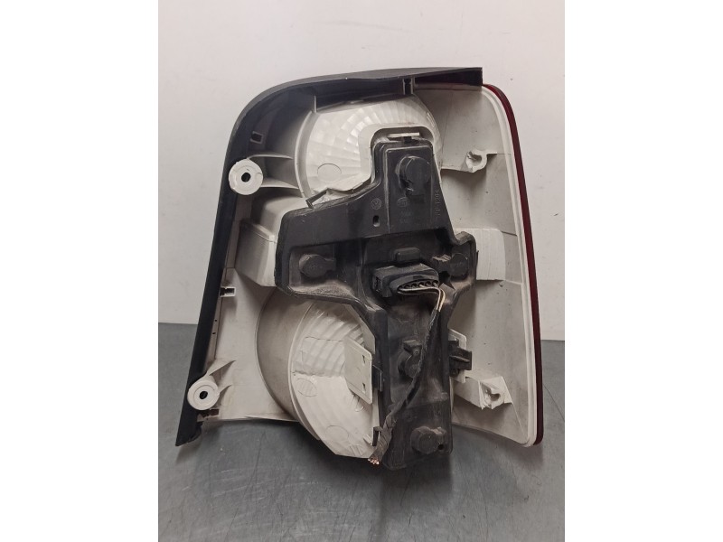 Recambio de piloto trasero izquierdo para volkswagen touran (1t1, 1t2) 1.9 tdi referencia OEM IAM 084411958L 1T0945095N 