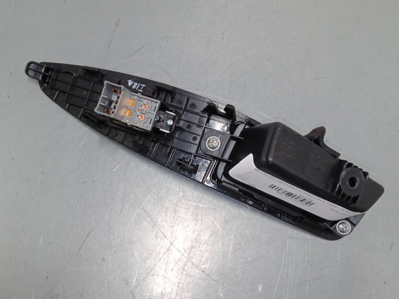 Recambio de mando elevalunas trasero derecho para hyundai i20 ii (gb, ib) 1.2 referencia OEM IAM 93580c7020  
