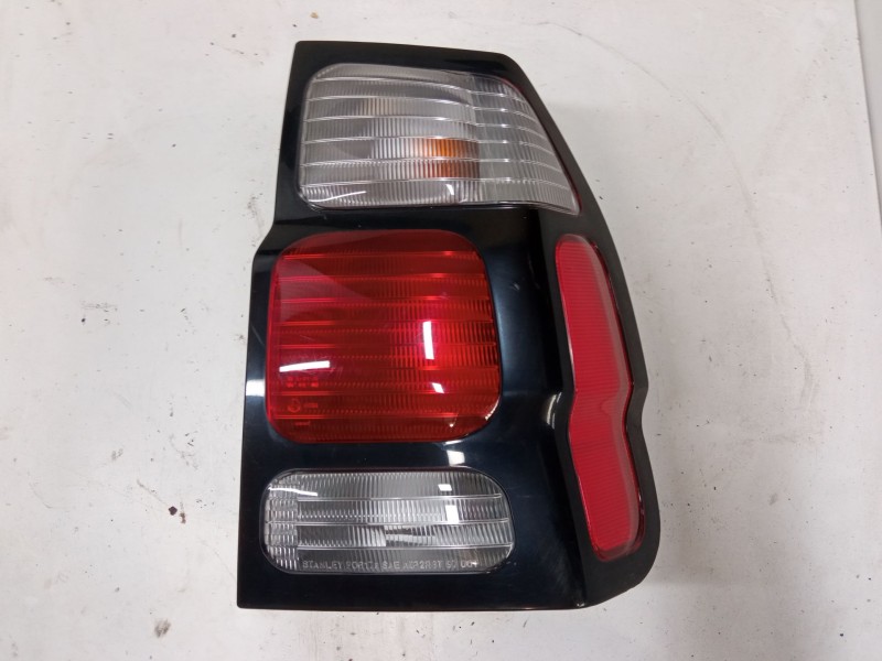 Recambio de piloto trasero derecho para mitsubishi montero sport i (k7_, k9_) 2.5 td (k94w, k74t) referencia OEM IAM   