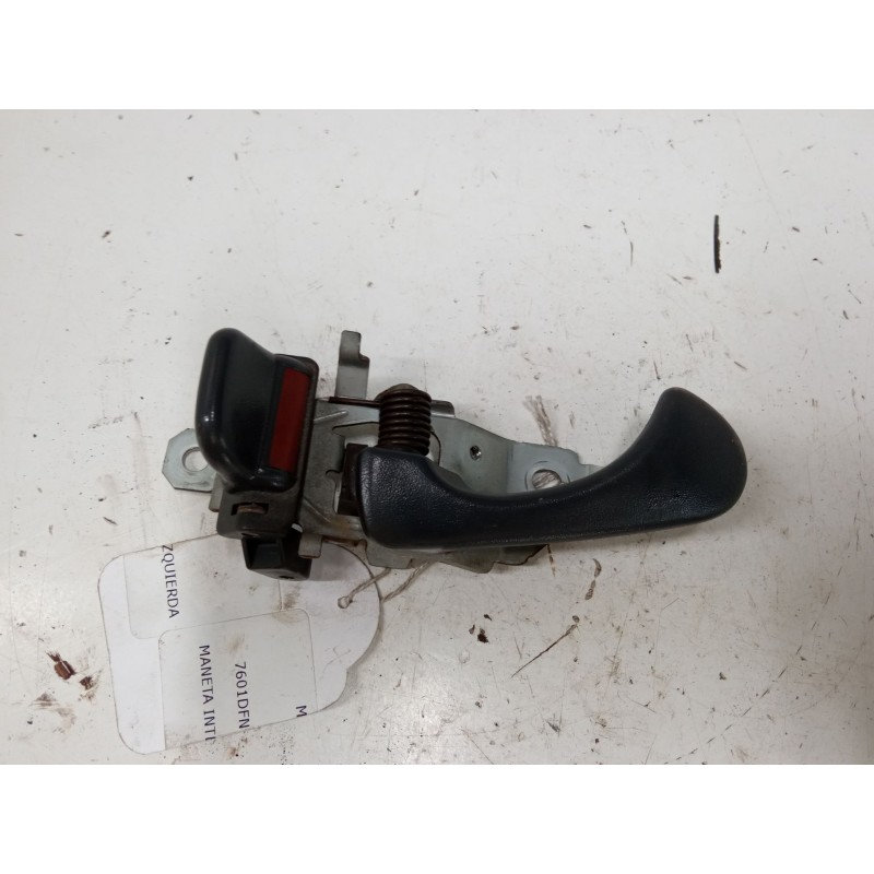 Recambio de maneta interior puerta delantera izquierda para mitsubishi montero sport i (k7_, k9_) 2.5 td (k94w, k74t) referencia