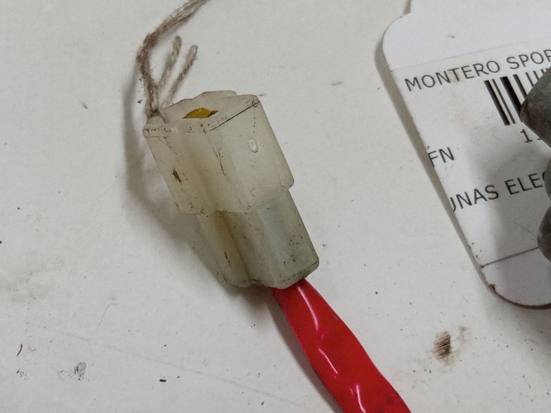 Recambio de elevalunas electrico delantero derecho para mitsubishi montero sport i (k7_, k9_) 2.5 td (k94w, k74t) referencia OEM