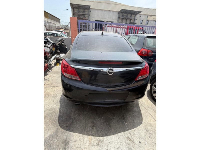 opel insignia a sedán (g09) del año 2009