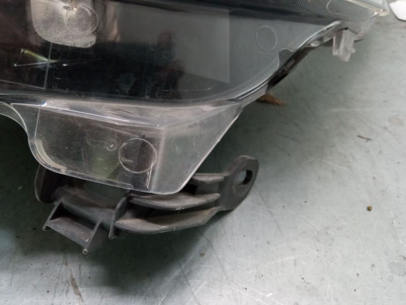 Recambio de faro izquierdo para peugeot 208 i (ca_, cc_) 1.6 hdi / bluehdi 75 referencia OEM IAM 9810805780  