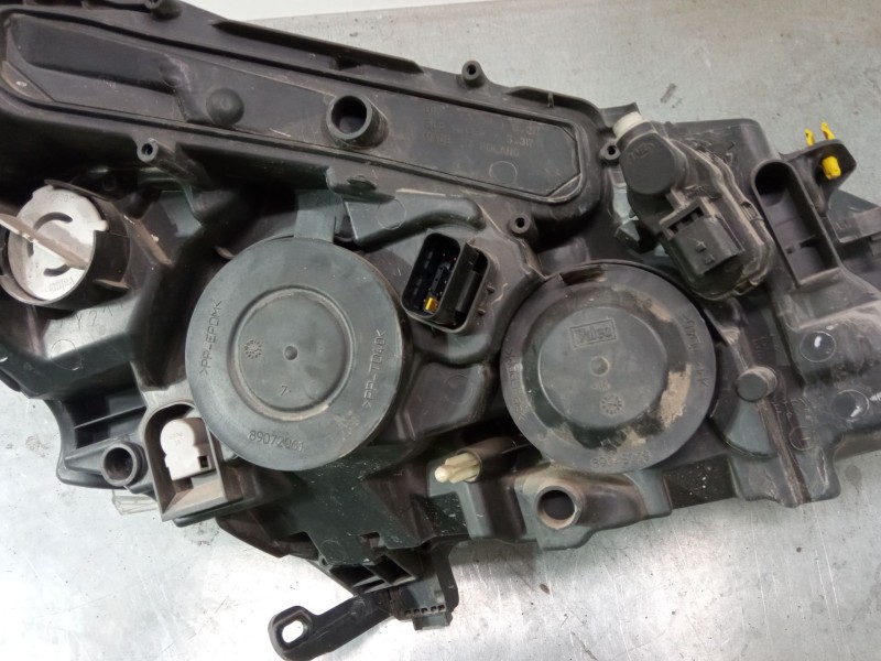 Recambio de faro izquierdo para peugeot 208 i (ca_, cc_) 1.6 hdi / bluehdi 75 referencia OEM IAM 9810805780  