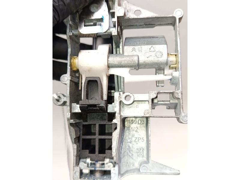Recambio de maneta exterior puerta delantera derecha para peugeot 2008 i (cu_) 1.2 thp 110 / puretech 110 referencia OEM IAM   