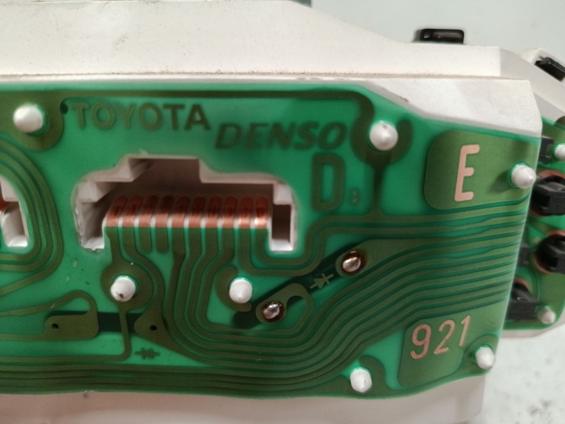 Recambio de cuadro instrumentos para toyota yaris (_p1_) 1.0 (scp10_) referencia OEM IAM   