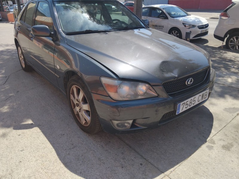 lexus is i (_e1_) del año 2004