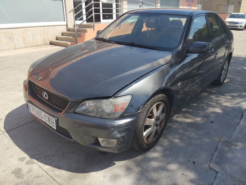 lexus is i (_e1_) del año 2004