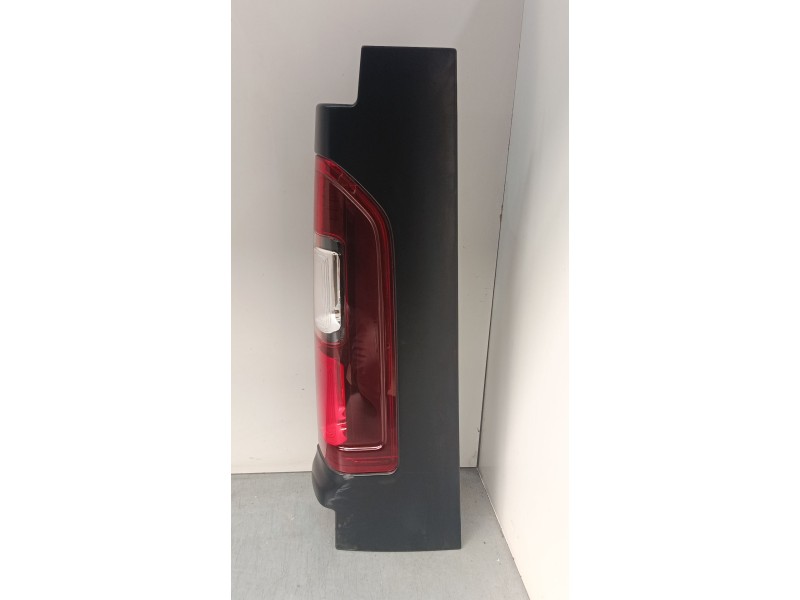 Recambio de piloto trasero derecho para opel vivaro b autobús (x82) 1.6 cdti (06) referencia OEM IAM   