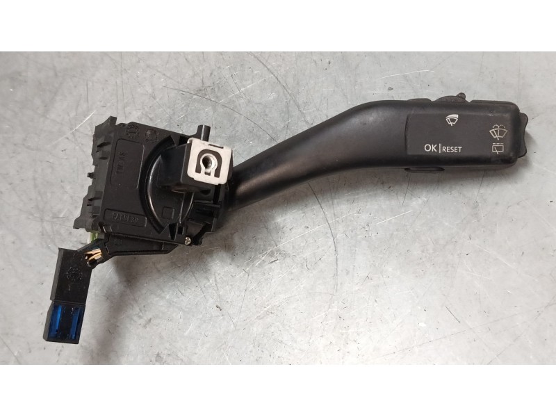 Recambio de mando luces para seat leon (1p1) 1.9 tdi referencia OEM IAM   