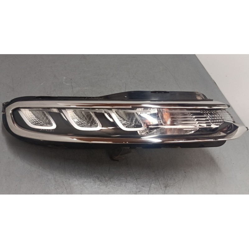 Recambio de faro luz diurna derecho para citroën c3 iii (sx) 1.2 thp 110 referencia OEM IAM 9823312980  