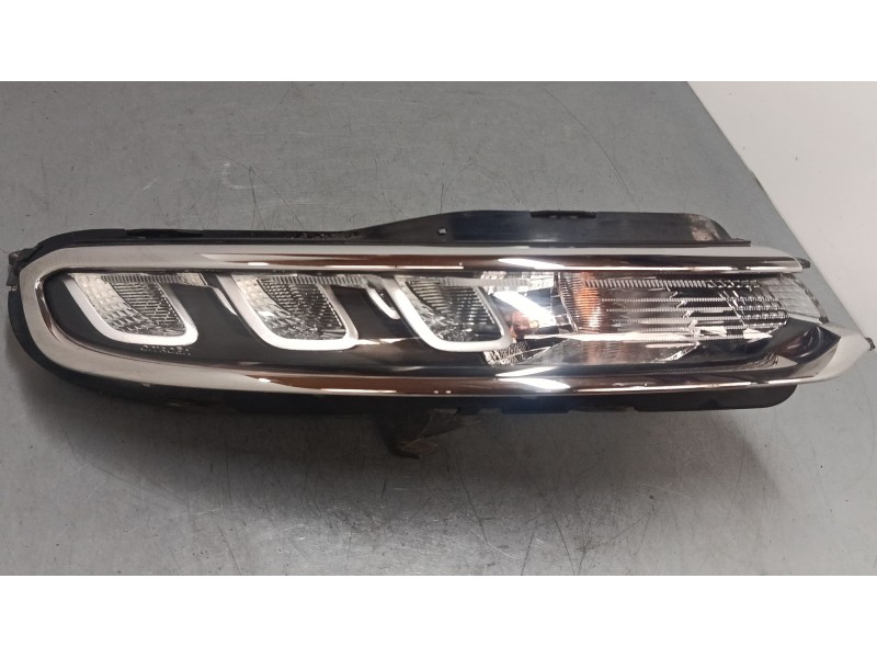 Recambio de faro luz diurna derecho para citroën c3 iii (sx) 1.2 thp 110 referencia OEM IAM 9823312980  