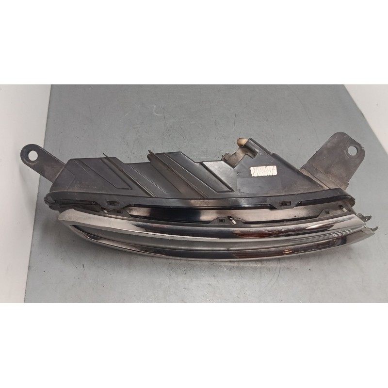Recambio de faro luz diurna derecho para citroën c3 iii (sx) 1.2 thp 110 referencia OEM IAM 9823312980  