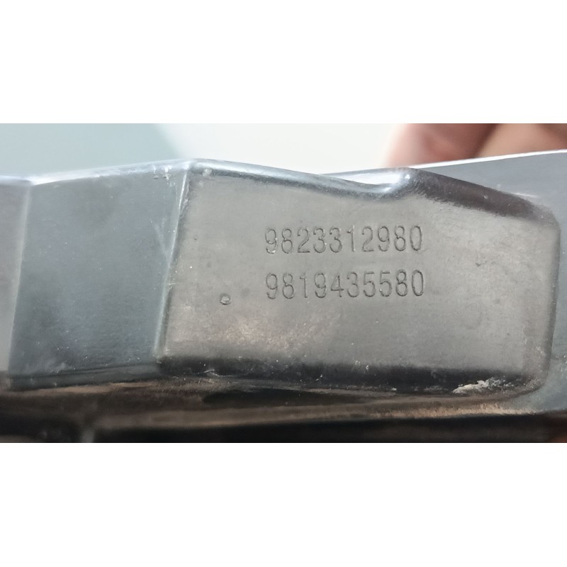 Recambio de faro luz diurna derecho para citroën c3 iii (sx) 1.2 thp 110 referencia OEM IAM 9823312980  