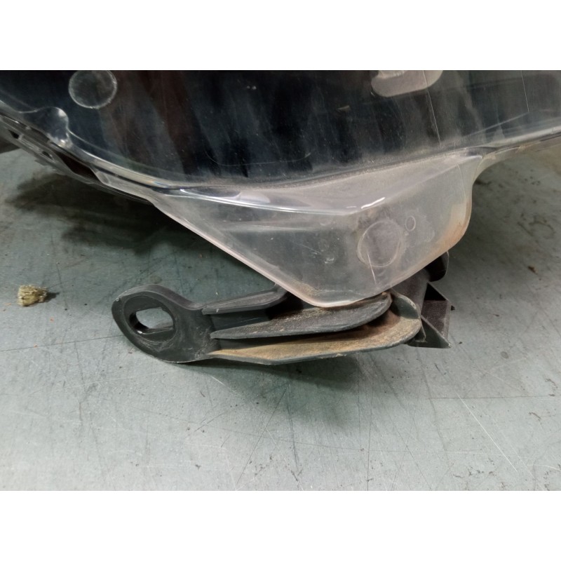 Recambio de faro derecho para peugeot 208 i (ca_, cc_) 1.6 hdi / bluehdi 75 referencia OEM IAM 9810805880  