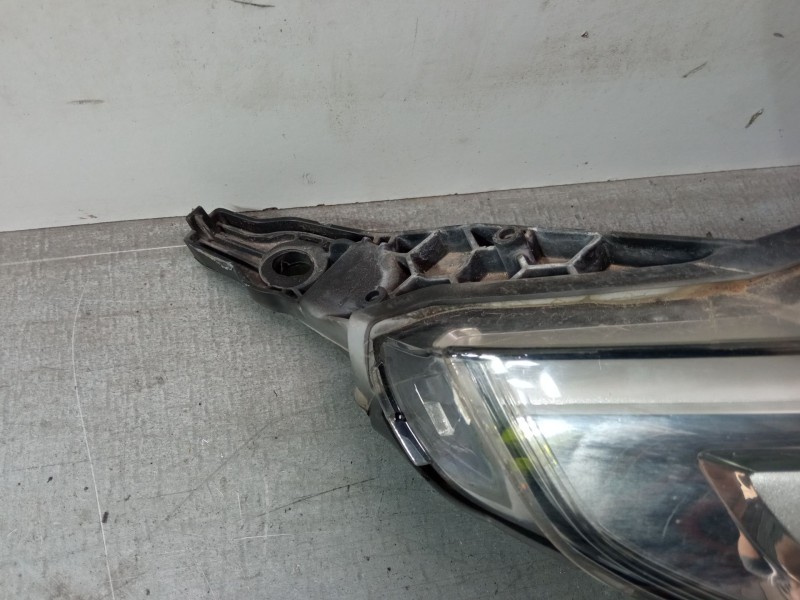 Recambio de faro derecho para peugeot 208 i (ca_, cc_) 1.6 hdi / bluehdi 75 referencia OEM IAM 9810805880  