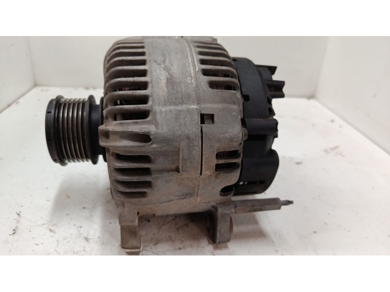 Recambio de alternador para volkswagen passat b6 (3c2) 2.0 tdi referencia OEM IAM 021903026L  