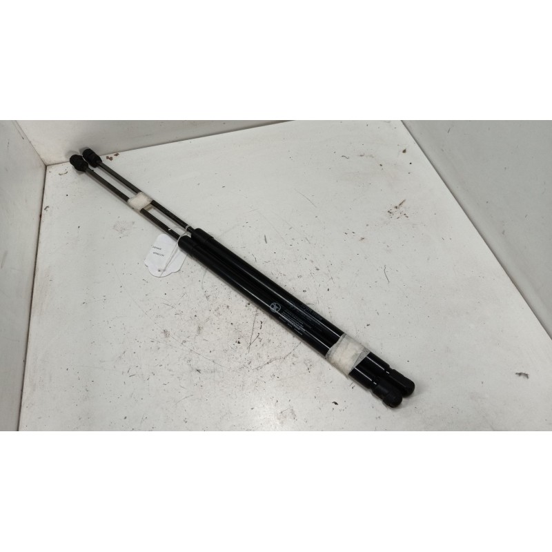 Recambio de amortiguadores malet/porton para hyundai i20 iii (bc3, bi3) 1.2 1.2 referencia OEM IAM 320N 81841Q0000 