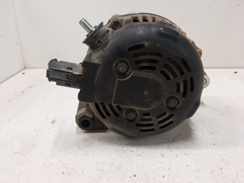 Recambio de alternador para hyundai tucson (tl, tle) 1.7 crdi referencia OEM IAM 373002A700  