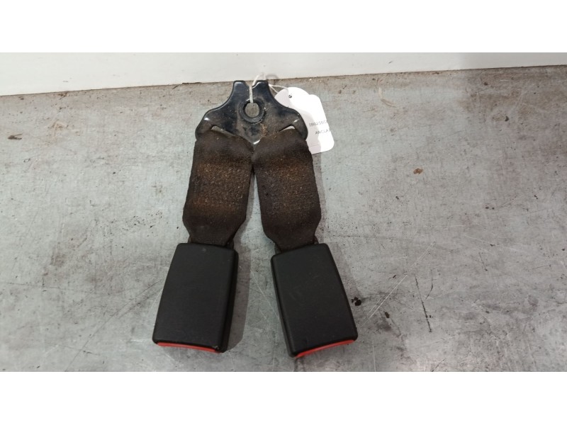 Recambio de anclaje cinturon trasero izquierdo para ford fiesta iii (gfj) 1.1 referencia OEM IAM   