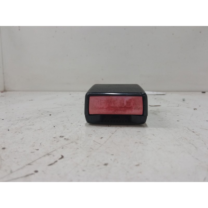 Recambio de anclaje cinturon trasero izquierdo para peugeot 206+ (2l_, 2m_) 1.4 hdi eco 70 referencia OEM IAM   