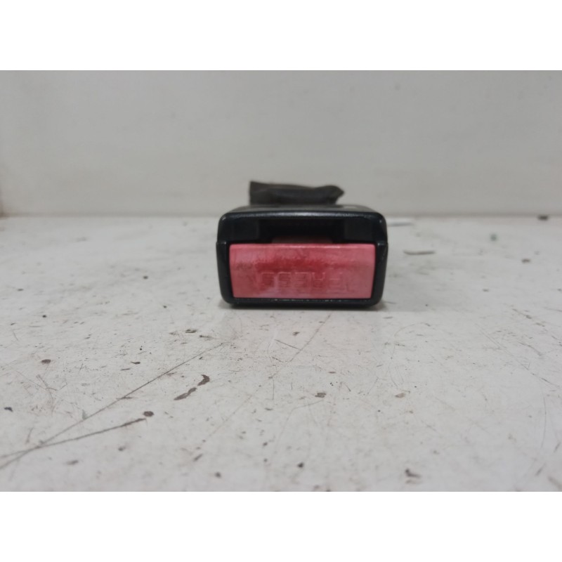 Recambio de anclaje cinturon trasero izquierdo para peugeot 206+ (2l_, 2m_) 1.4 hdi eco 70 referencia OEM IAM   