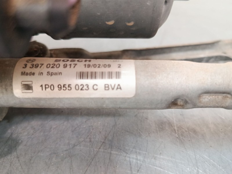 Recambio de motor limpiaparabrisas delantero izquierdo para seat leon (1p1) 1.9 tdi referencia OEM IAM   