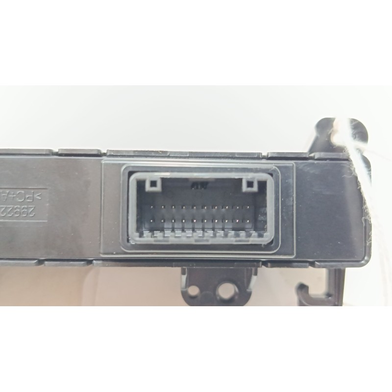Recambio de boton park assist para hyundai i20 iii (bc3, bi3) 1.2 1.2 referencia OEM IAM 93300Q0210  