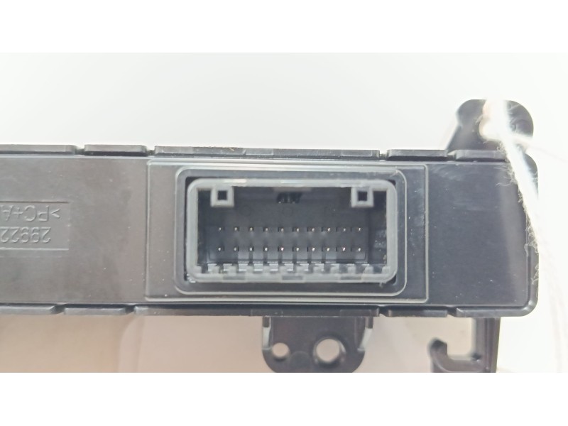 Recambio de boton park assist para hyundai i20 iii (bc3, bi3) 1.2 1.2 referencia OEM IAM 93300Q0210  