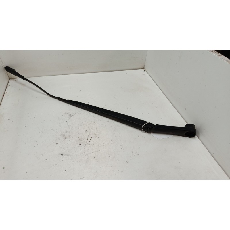 Recambio de brazo limpia delantero derecho para hyundai i20 iii (bc3, bi3) 1.2 1.2 referencia OEM IAM   