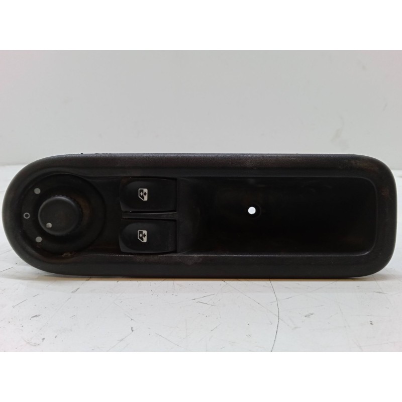 Recambio de mando elevalunas delantero izquierdo para renault clio iii (br0/1, cr0/1) 1.5 dci (br17, cr17) referencia OEM IAM   