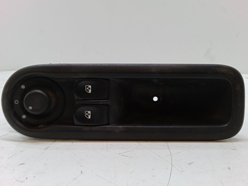 Recambio de mando elevalunas delantero izquierdo para renault clio iii (br0/1, cr0/1) 1.5 dci (br17, cr17) referencia OEM IAM   