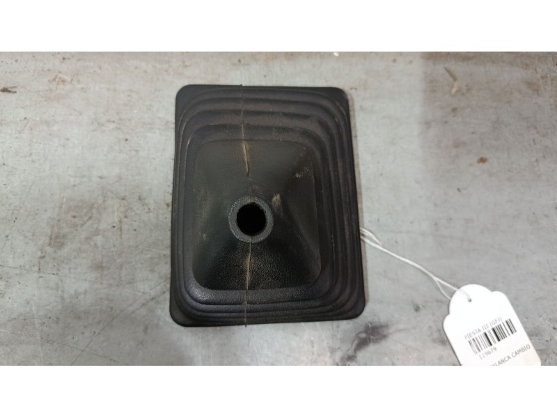 Recambio de funda palanca cambio para ford fiesta iii (gfj) 1.1 referencia OEM IAM   