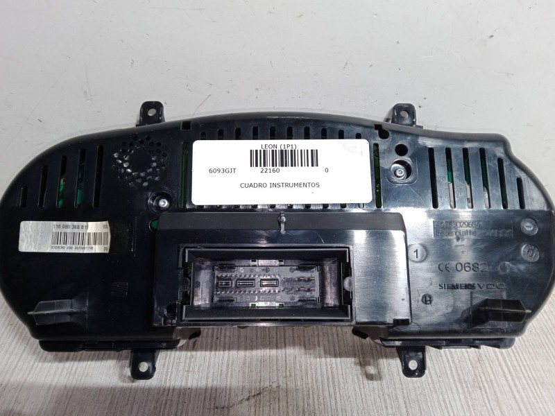 Recambio de cuadro instrumentos para seat leon (1p1) 1.9 tdi referencia OEM IAM 110080368011  