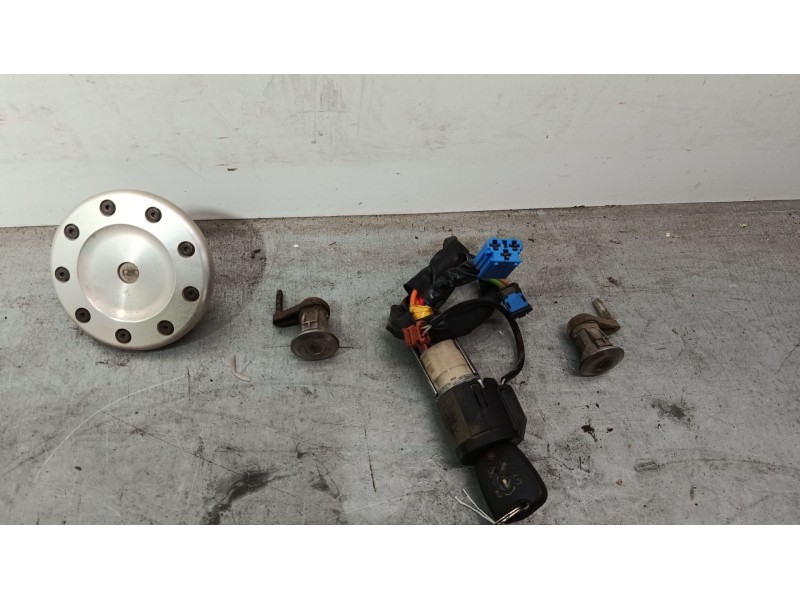 Recambio de kit bombines para peugeot 206 hatchback (2a/c) 1.6 16v referencia OEM IAM   