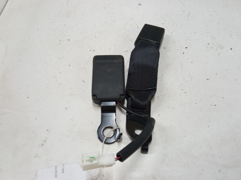 Recambio de anclaje cinturon trasero central para hyundai tucson (tl, tle) 1.7 crdi referencia OEM IAM   