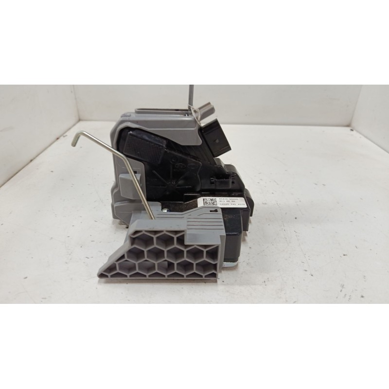 Recambio de cerradura puerta trasera derecha para hyundai i20 iii (bc3, bi3) 1.2 1.2 referencia OEM IAM   