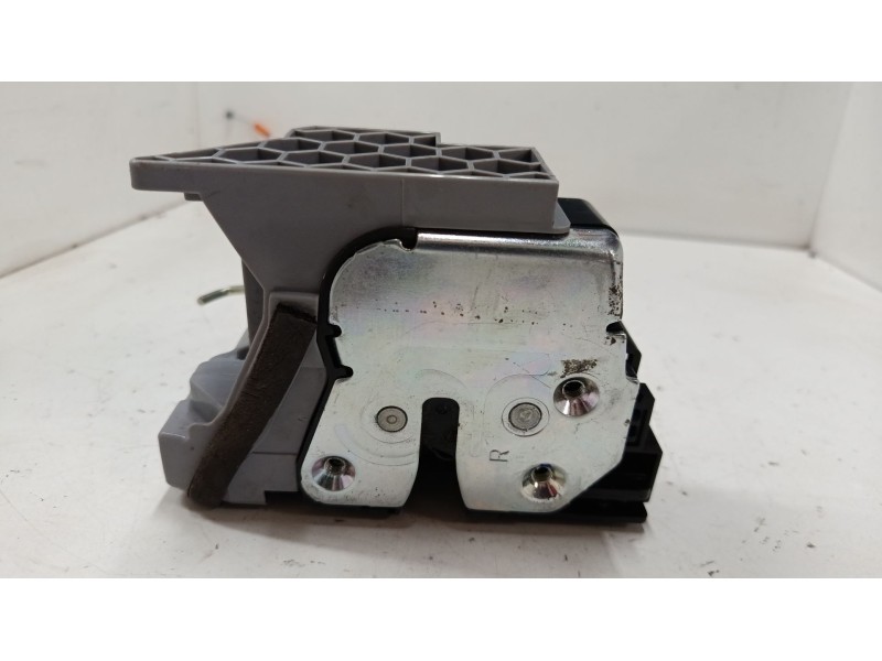 Recambio de cerradura puerta trasera derecha para hyundai i20 iii (bc3, bi3) 1.2 1.2 referencia OEM IAM   