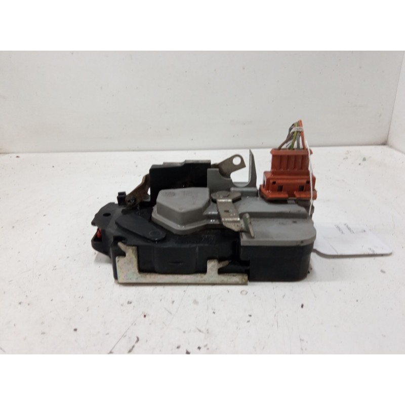 Recambio de cerradura puerta trasera izquierda para peugeot 206+ (2l_, 2m_) 1.4 hdi eco 70 referencia OEM IAM   