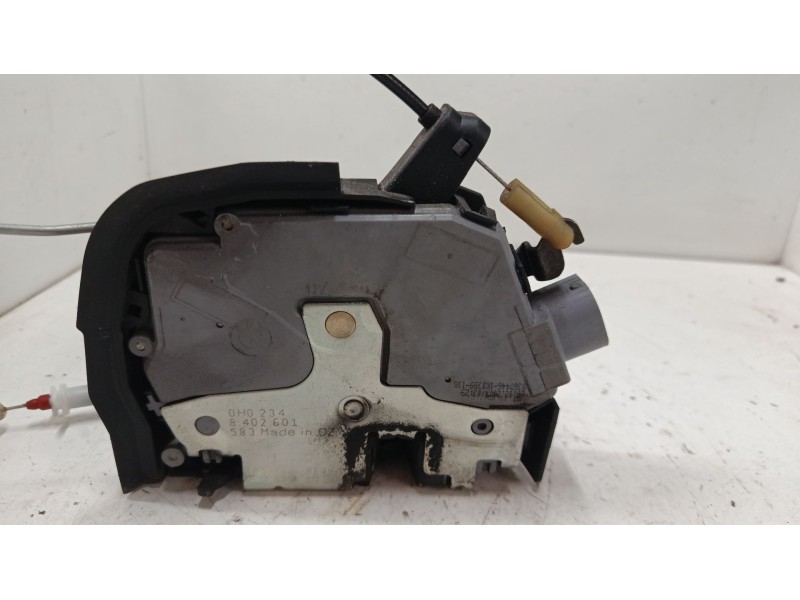 Recambio de cerradura puerta trasera izquierda para bmw x5 (e53) 3.0 d referencia OEM IAM 8402601  