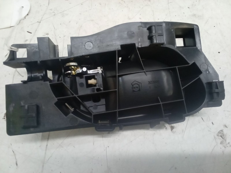 Recambio de maneta interior puerta delantera izquierda para peugeot 207/207+ (wa_, wc_) 1.6 hdi referencia OEM IAM 303966  96555
