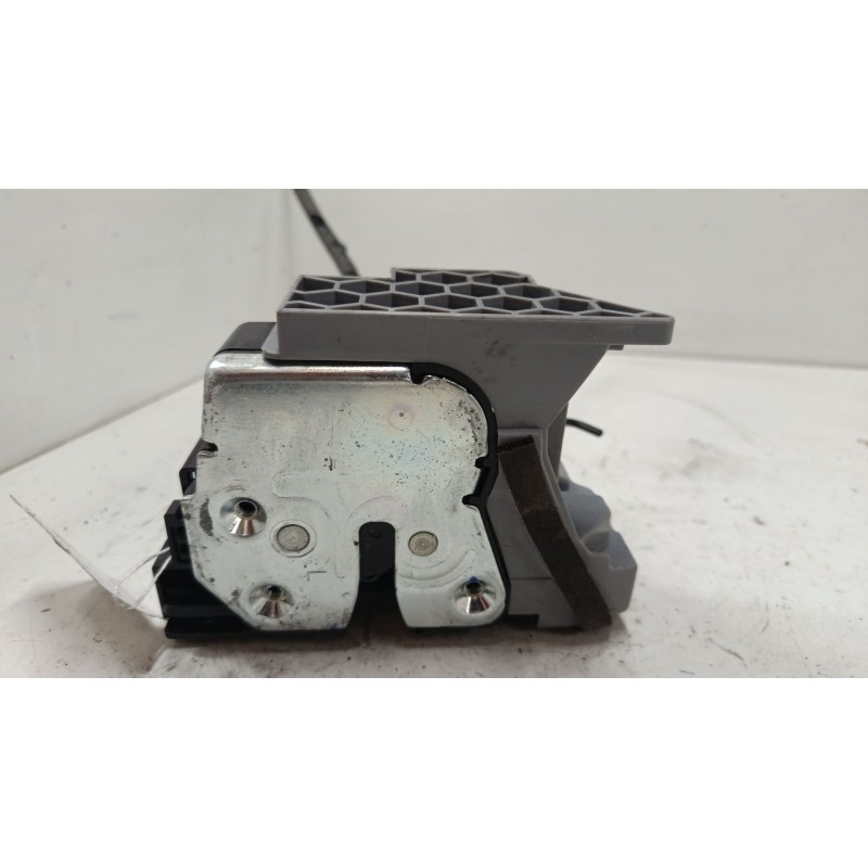 Recambio de cerradura puerta trasera izquierda para hyundai i20 iii (bc3, bi3) 1.2 1.2 referencia OEM IAM   