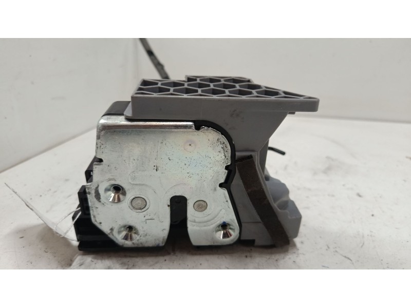 Recambio de cerradura puerta trasera izquierda para hyundai i20 iii (bc3, bi3) 1.2 1.2 referencia OEM IAM   