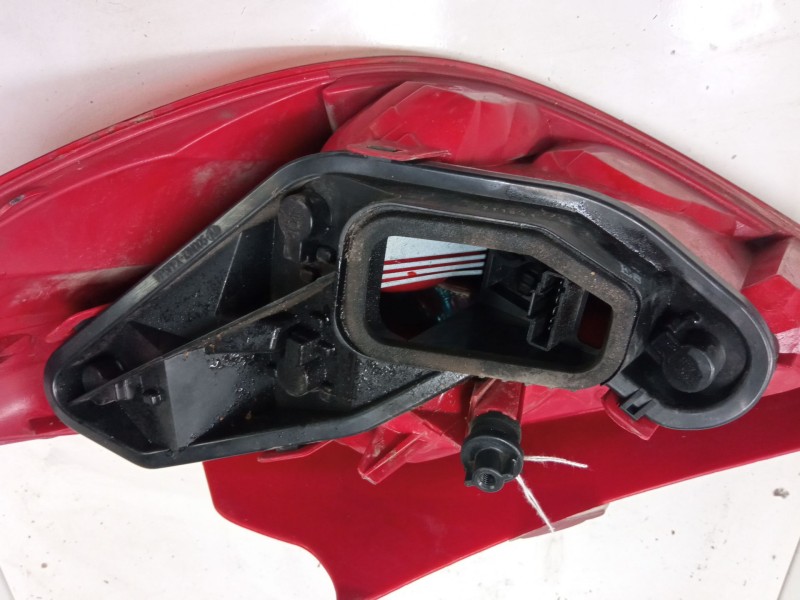 Recambio de piloto trasero izquierdo para peugeot 207/207+ (wa_, wc_) 1.6 hdi referencia OEM IAM 9649986680  