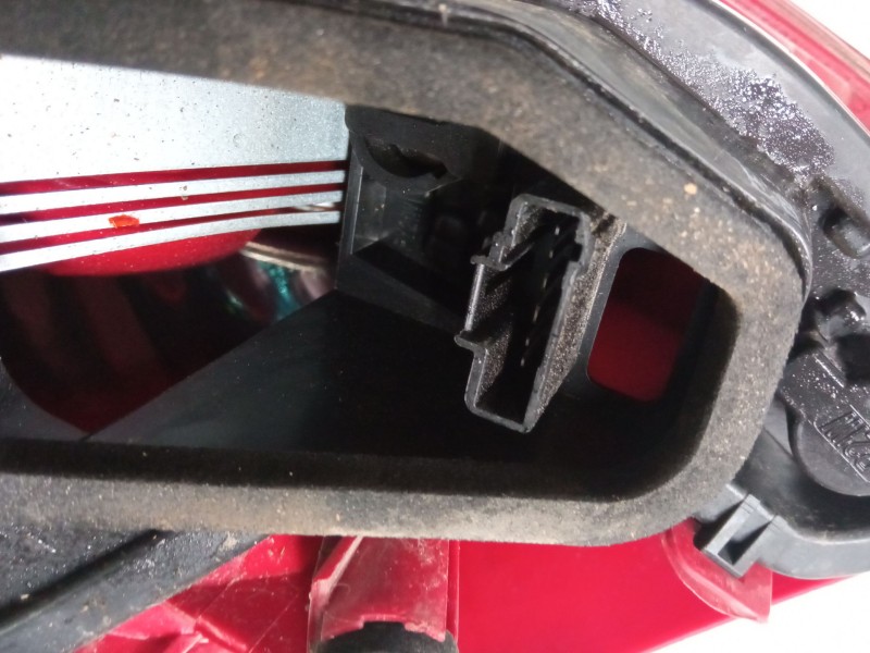 Recambio de piloto trasero izquierdo para peugeot 207/207+ (wa_, wc_) 1.6 hdi referencia OEM IAM 9649986680  