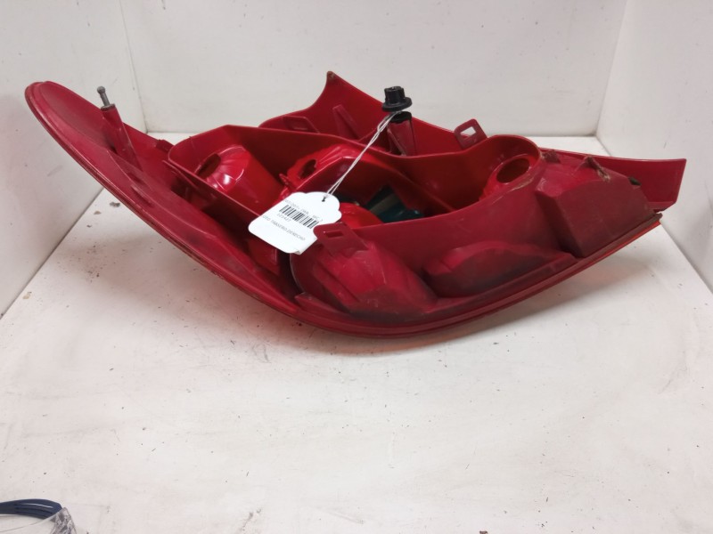 Recambio de piloto trasero derecho para peugeot 207/207+ (wa_, wc_) 1.6 hdi referencia OEM IAM   
