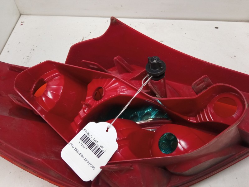 Recambio de piloto trasero derecho para peugeot 207/207+ (wa_, wc_) 1.6 hdi referencia OEM IAM   