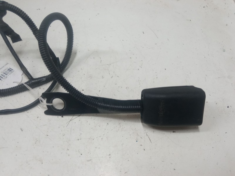 Recambio de anclaje cinturon delantero derecho para toyota yaris (_p13_) 1.5 (nsp131_) referencia OEM IAM   