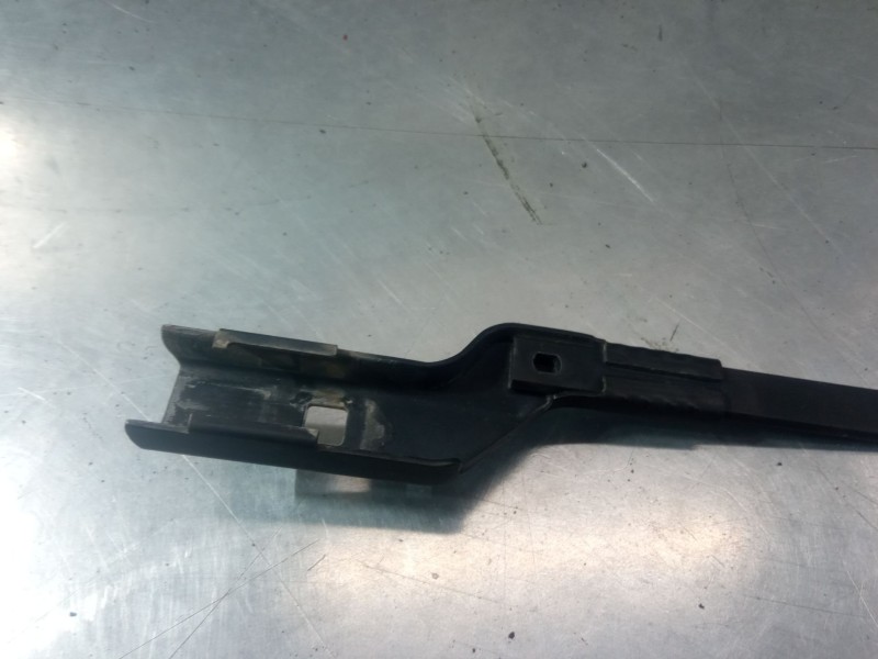 Recambio de brazo limpia delantero izquierdo para peugeot 308 sw i (4e_, 4h_) 1.6 hdi referencia OEM IAM   